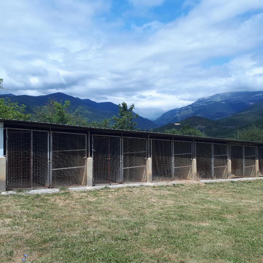 Albergue A'Noguera Castiello de Jaca Exteriér fotografie